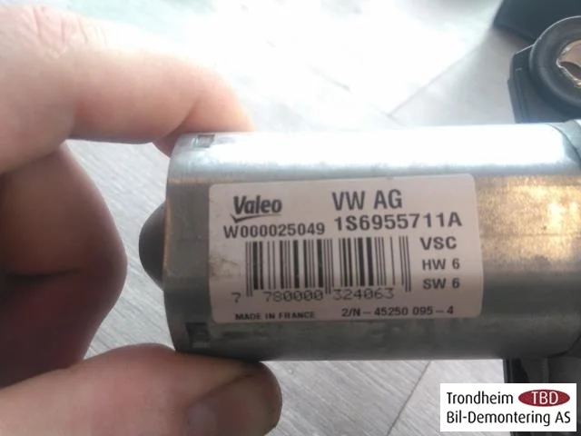 Volkswagen UP!, E-UP! Motor ștergător hayon vedere 3