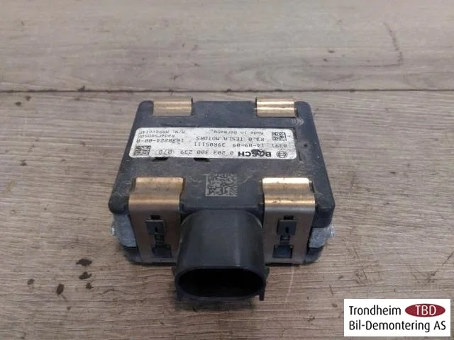 Tesla MODEL S 2013- Tempomat (adaptív) érzékelő nézet 2