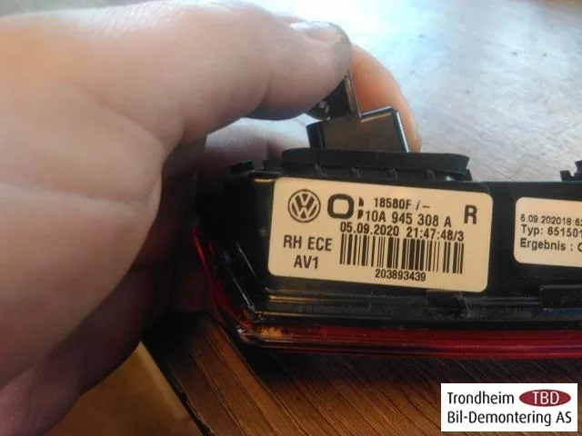 Volkswagen ID.3 2021- Hátsó lámpa, jobb, csomagtérajtón (belső) nézet 3