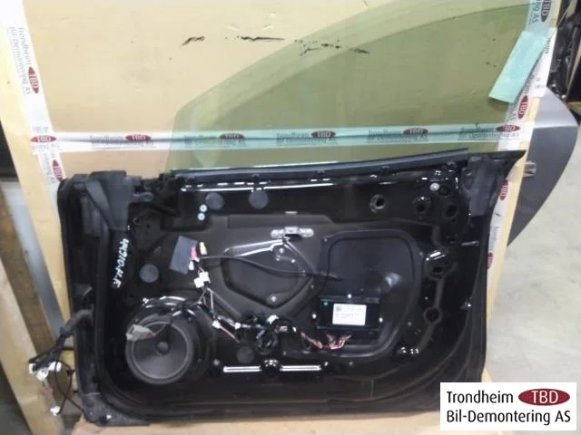 Tesla MODEL S 2013- Ajtó, 4 ajtós, első, jobb nézet 2