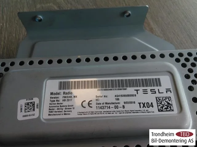 Tesla MODEL X 2016- Radio / hi-fi, other view 4