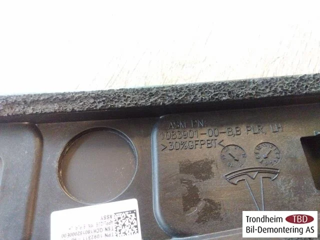 Tesla MODEL X 2016- Body shell view 3