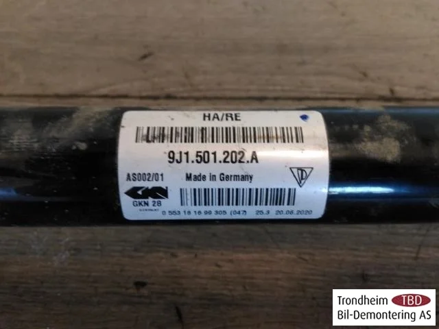 Porsche TAYCAN 2020- Rear right driveshaft view 3