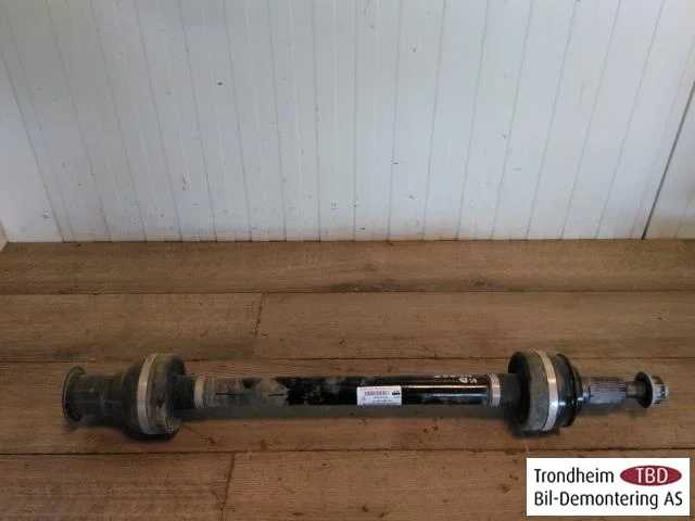 Porsche TAYCAN 2020- Rear left driveshaft view 2