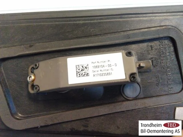 Tesla MODEL S 2013- Body shell view 3