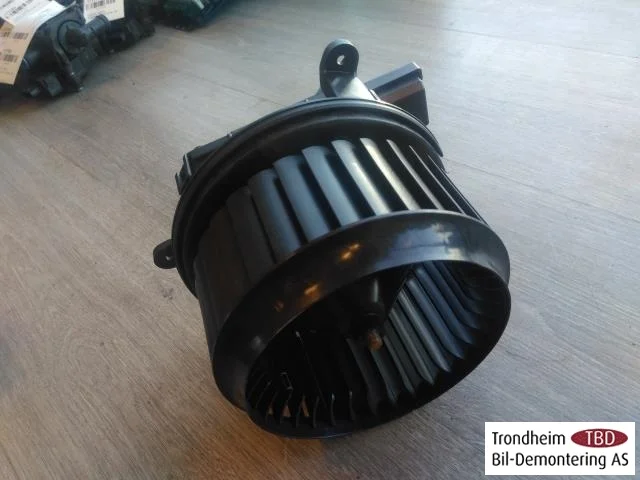 Porsche TAYCAN 2020- Fűtésventilátor motor nézet 2