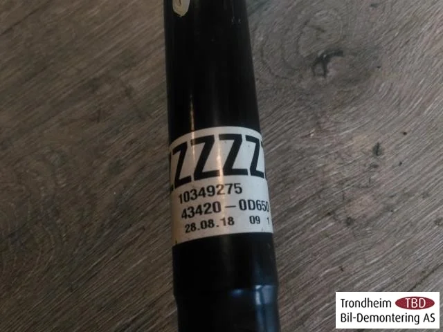Toyota YARIS XP 130 2015-20 Front left driveshaft view 2