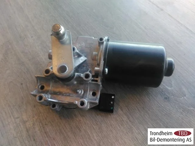 Mercedes V W447//W640/W448 2014- Ablaktörlő motor, szélvédő