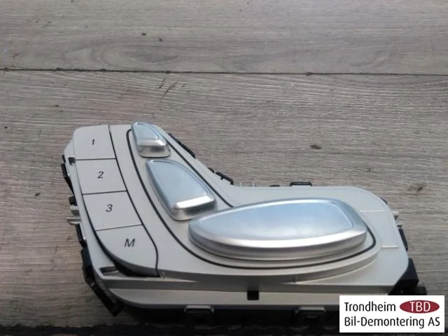Mercedes V W447//W640/W448 2014- Ülésmemória kapcsoló