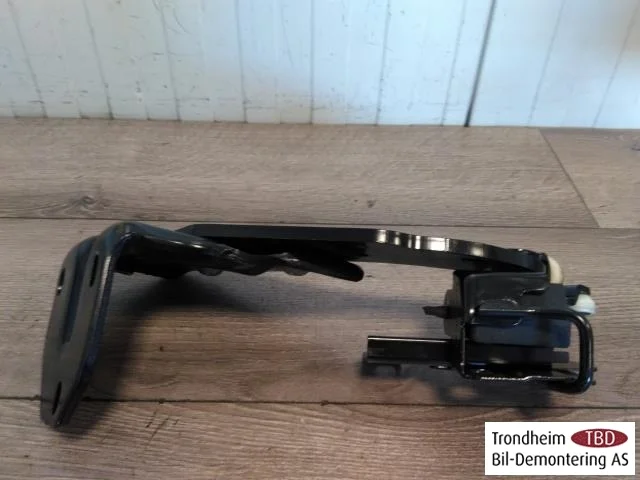Mercedes V W447//W640/W448 2014- Door hinge