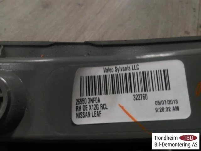 Nissan LEAF 2011-17 Right tail light view 4