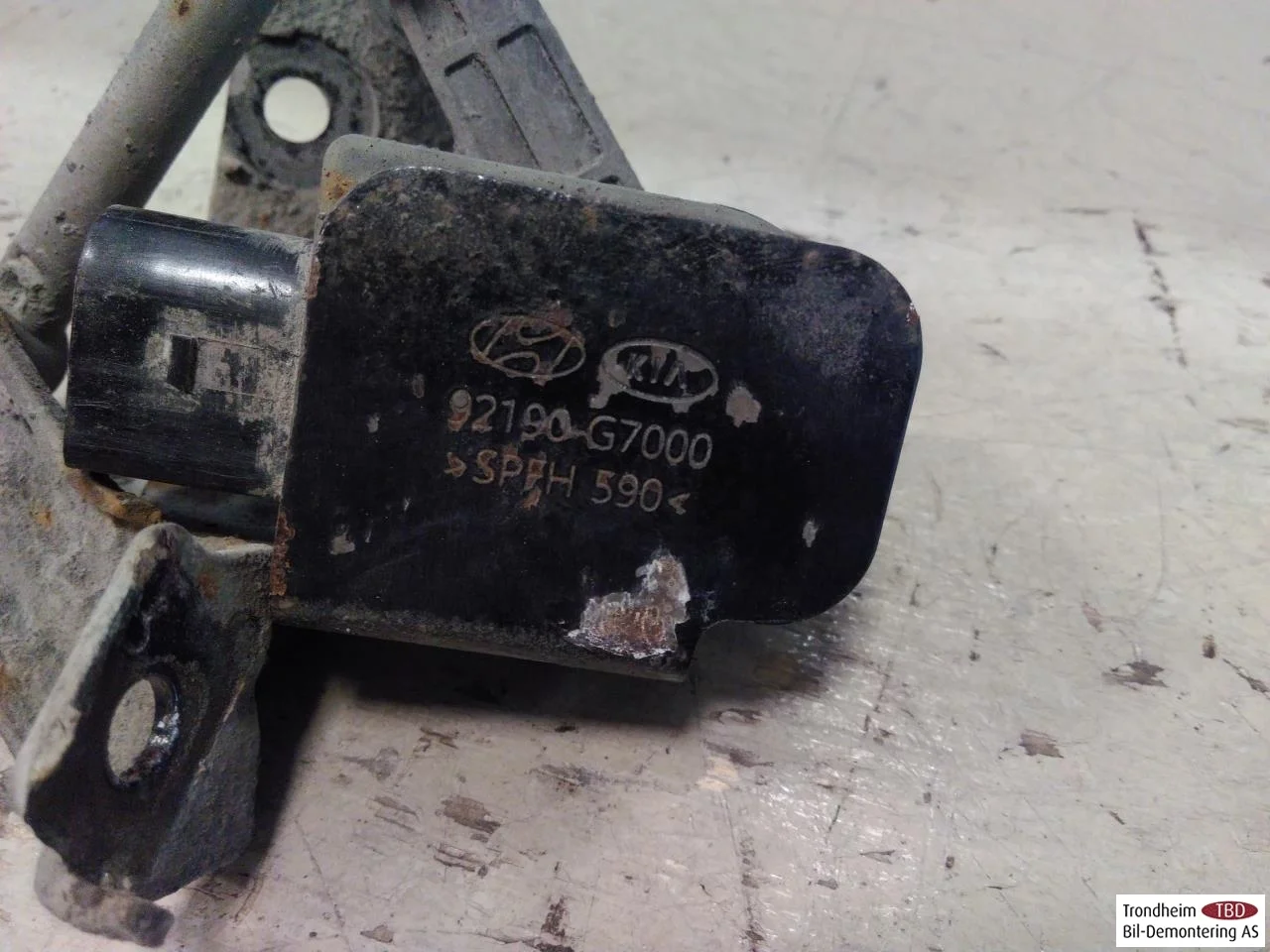 Hyundai IONIQ AE 2017-22 Level control / air suspension sensor view 3