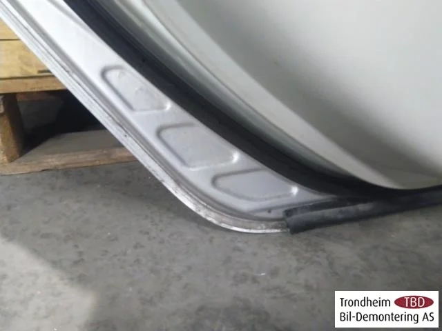 Nissan LEAF 2011-17 Ajtó, 4 ajtós, hátsó, bal nézet 4