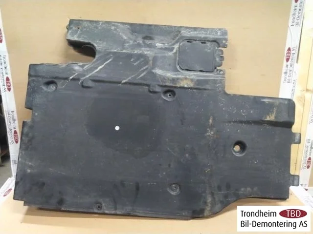 Volkswagen PASSAT 2015-19 Underbody protection plate (engine/gearbox/floor)