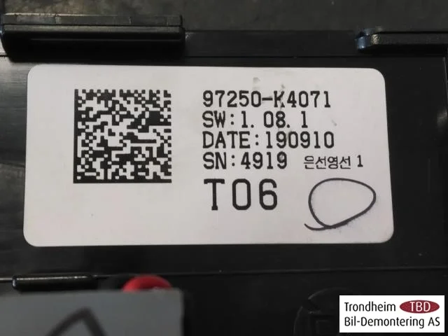 Hyundai KONA / ELECTRIC 2018-23 Heater control unit view 2