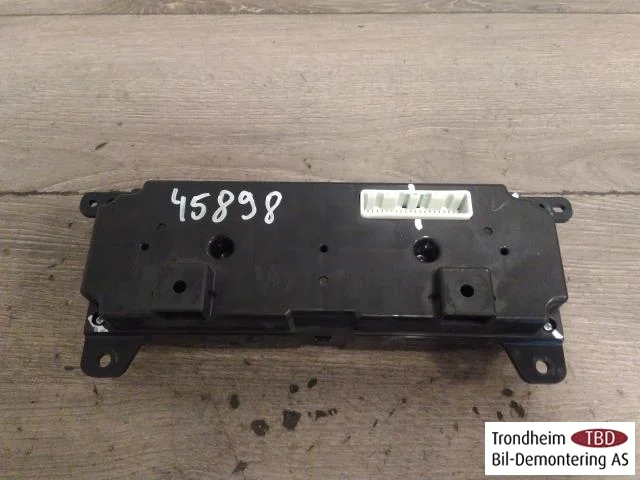 Nissan LEAF 2011-17 Heater control unit view 2