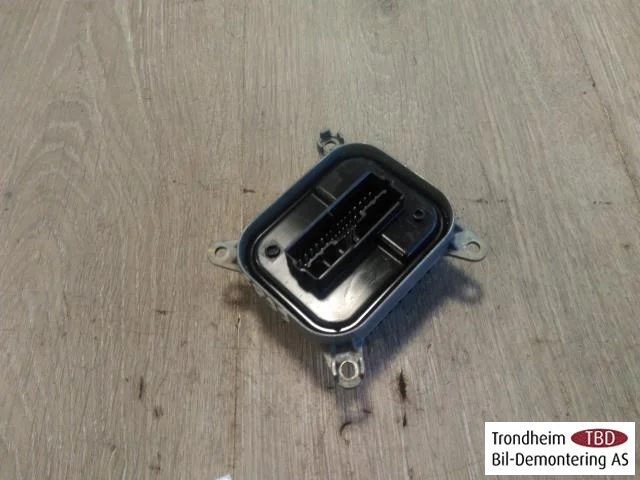 Tesla MODEL 3 2017--> Vezérlőegység, egyéb