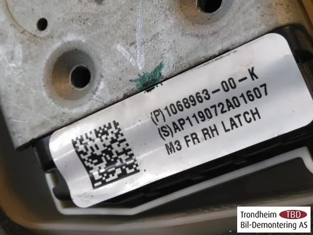 Tesla MODEL 3 2017--> Ajtózár ház nézet 2