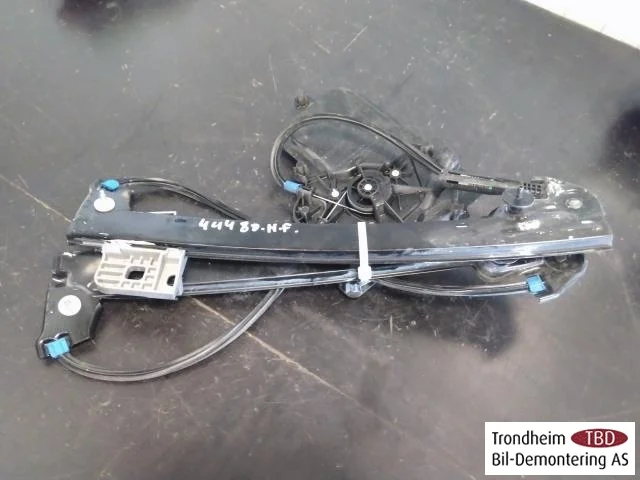 Tesla MODEL 3 2017--> Electric window regulator, complete view 2