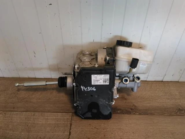 Volkswagen PASSAT 2015-19 Brake booster