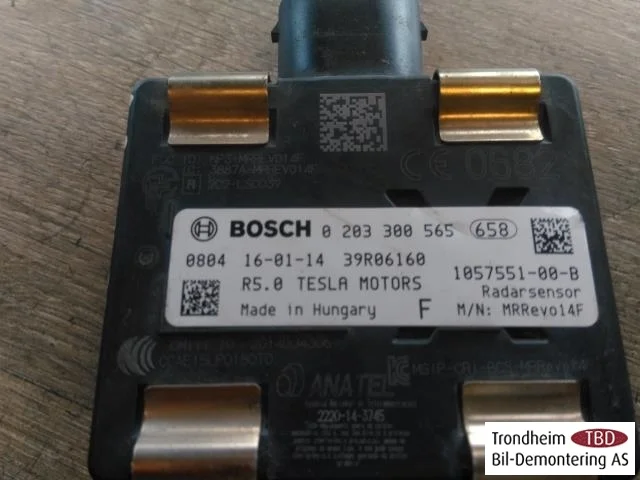 Tesla MODEL S 2013- Tempomat (adaptív) érzékelő nézet 2
