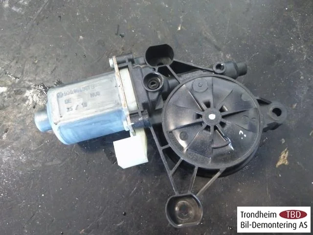 Volkswagen GOLF, E-GOLF VII 2013-20 Window regulator motor view 2