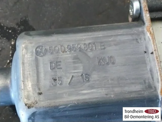 Volkswagen GOLF, E-GOLF VII 2013-20 Window regulator motor view 3