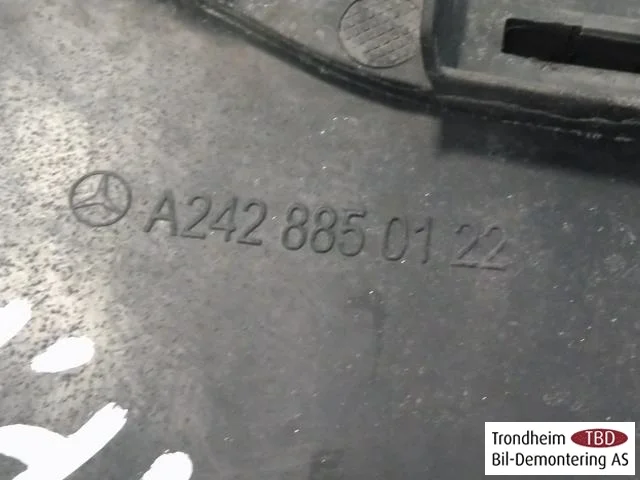 Mercedes B 180-200 W246/W242 2012-19 Hűtőrács, középső rész nézet 3