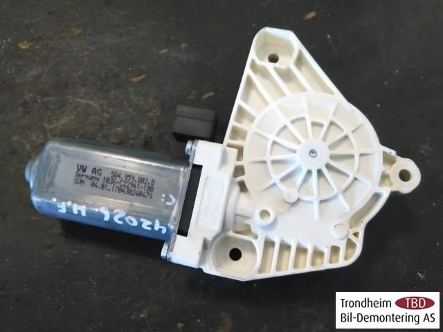 Volkswagen PASSAT 2015-19 Window regulator motor view 2