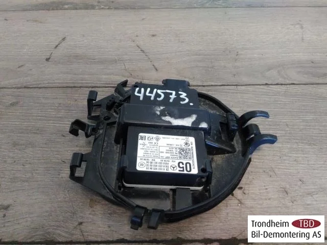 Mercedes B 180-200 W246/W242 2012-19 Adaptive cruise control sensor view 2