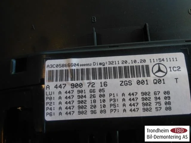Mercedes V W447//W640/W448 2014- Instrument cluster assembly view 4
