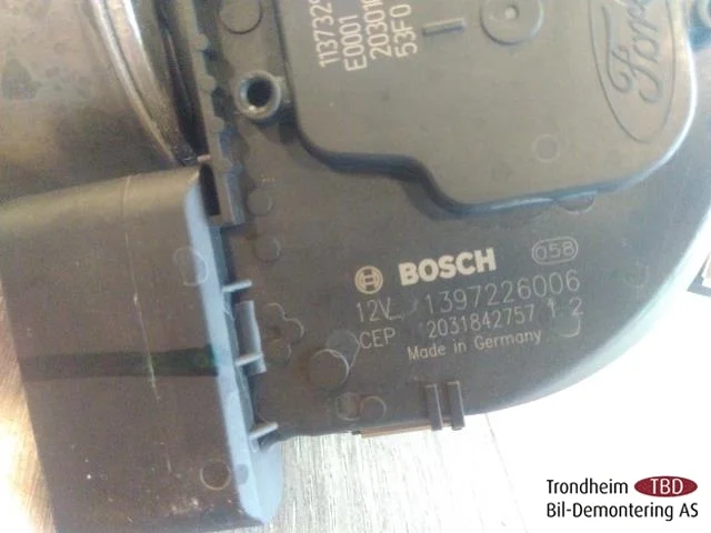 Ford MUSTANG MACH-E 2021- Windshield wiper motor view 3
