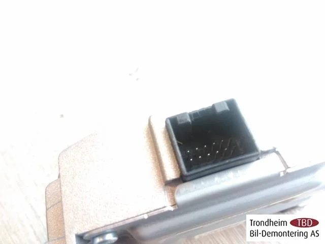 Porsche TAYCAN 2020- Radio / hi-fi amplifier view 3