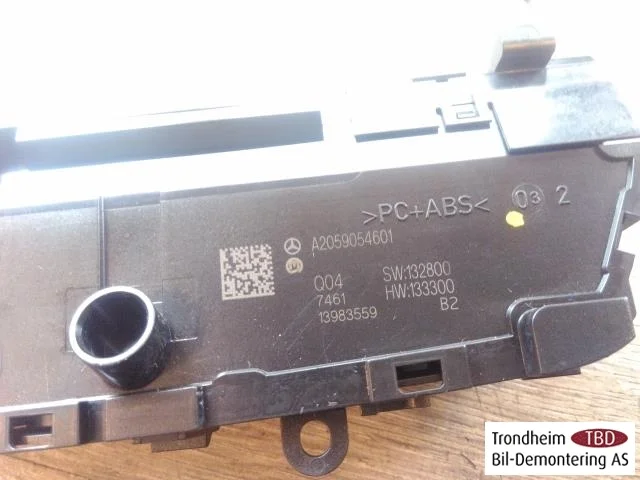 Mercedes GLC X253/C253 2015-22 Radio / hi-fi, other view 3