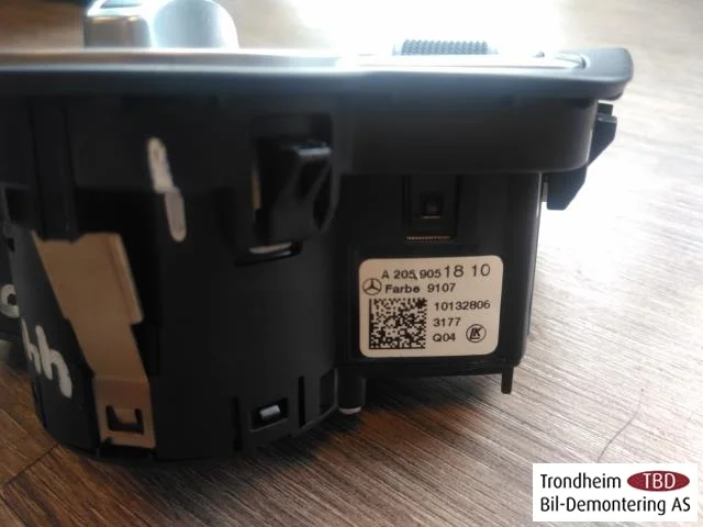 Mercedes GLC X253/C253 2015-22 Headlight switch view 3
