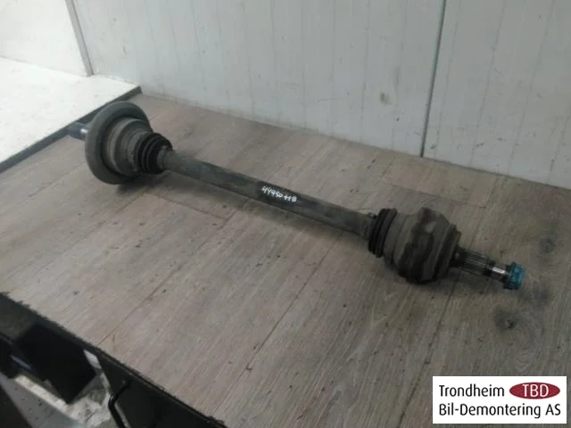 Mercedes GLC X253/C253 2015-22 Rear right driveshaft view 2
