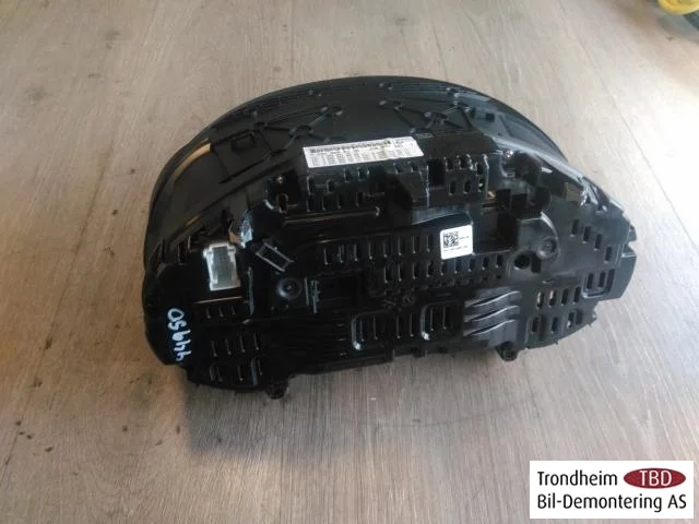 Mercedes GLC X253/C253 2015-22 Instrument cluster assembly view 2