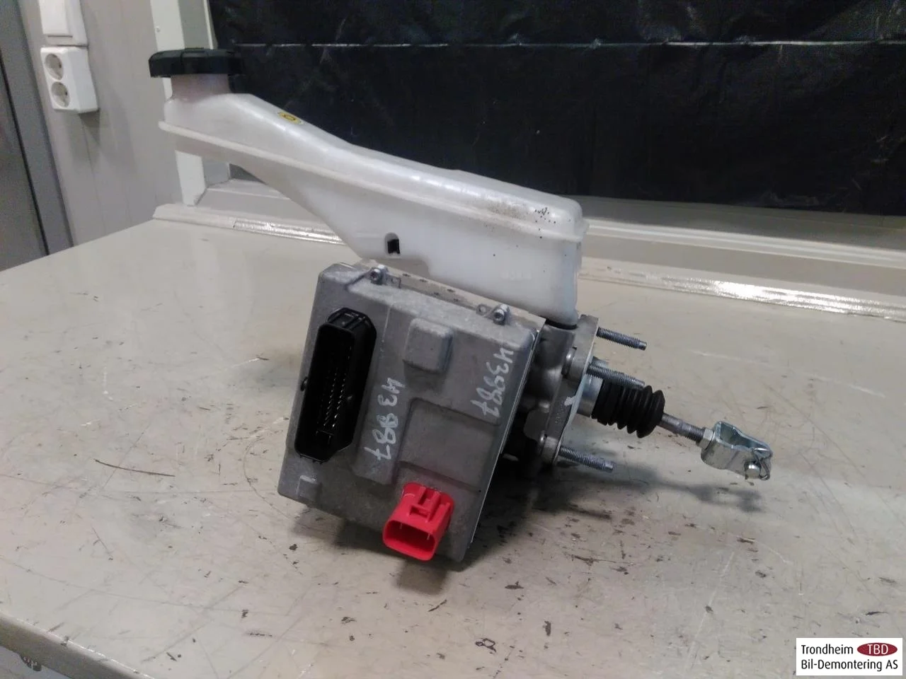 Kia SOUL 2009- ABS hydraulic unit view 2
