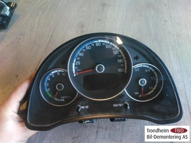 Volkswagen UP!, E-UP! Műszeregység, kombinált / komplett