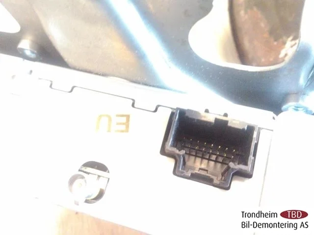 Tesla MODEL S 2013- Radio / hi-fi, other view 4
