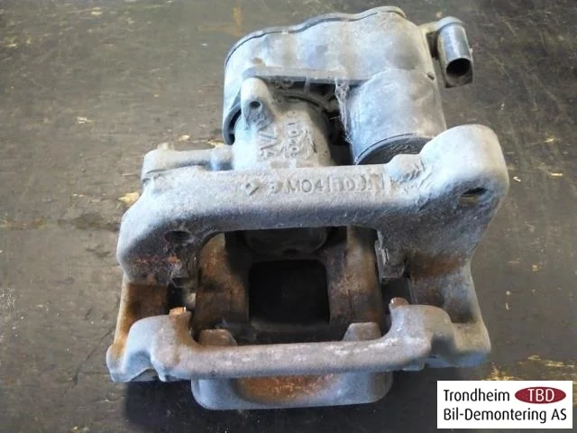 Peugeot 208/E-208 2020-> Rear left brake caliper view 2