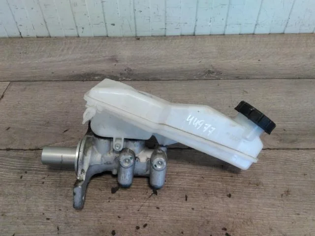 Peugeot 208/E-208 2020-> Brake master cylinder