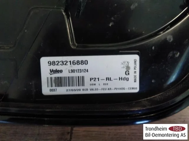 Peugeot 208/E-208 2020-> Hátsó lámpa, bal nézet 4