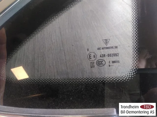 Porsche TAYCAN 2020- Door glass, 4-door, rear right view 4