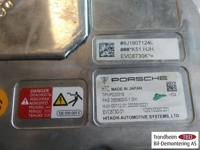 Porsche TAYCAN 2020- Akkumulátortöltő nézet 4