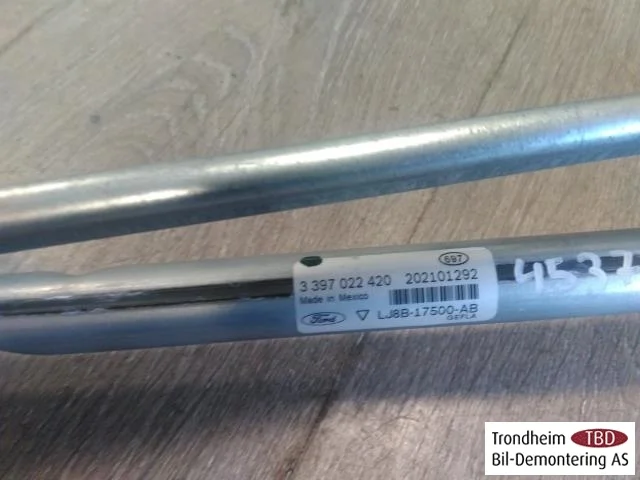 Ford MUSTANG MACH-E 2021- Windshield wiper linkage view 3