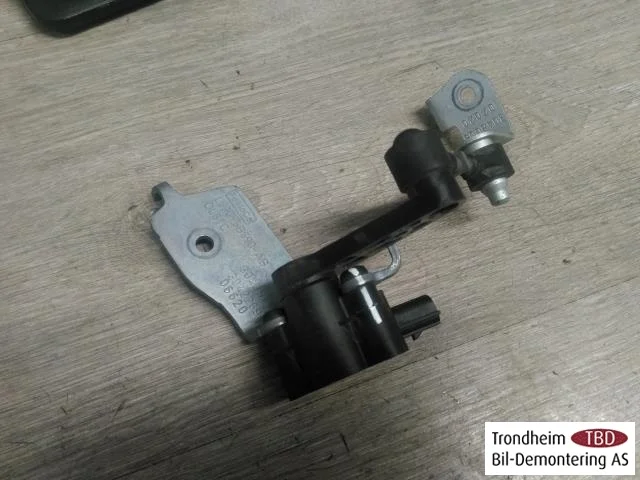 Ford MUSTANG MACH-E 2021- Level control / air suspension sensor view 2