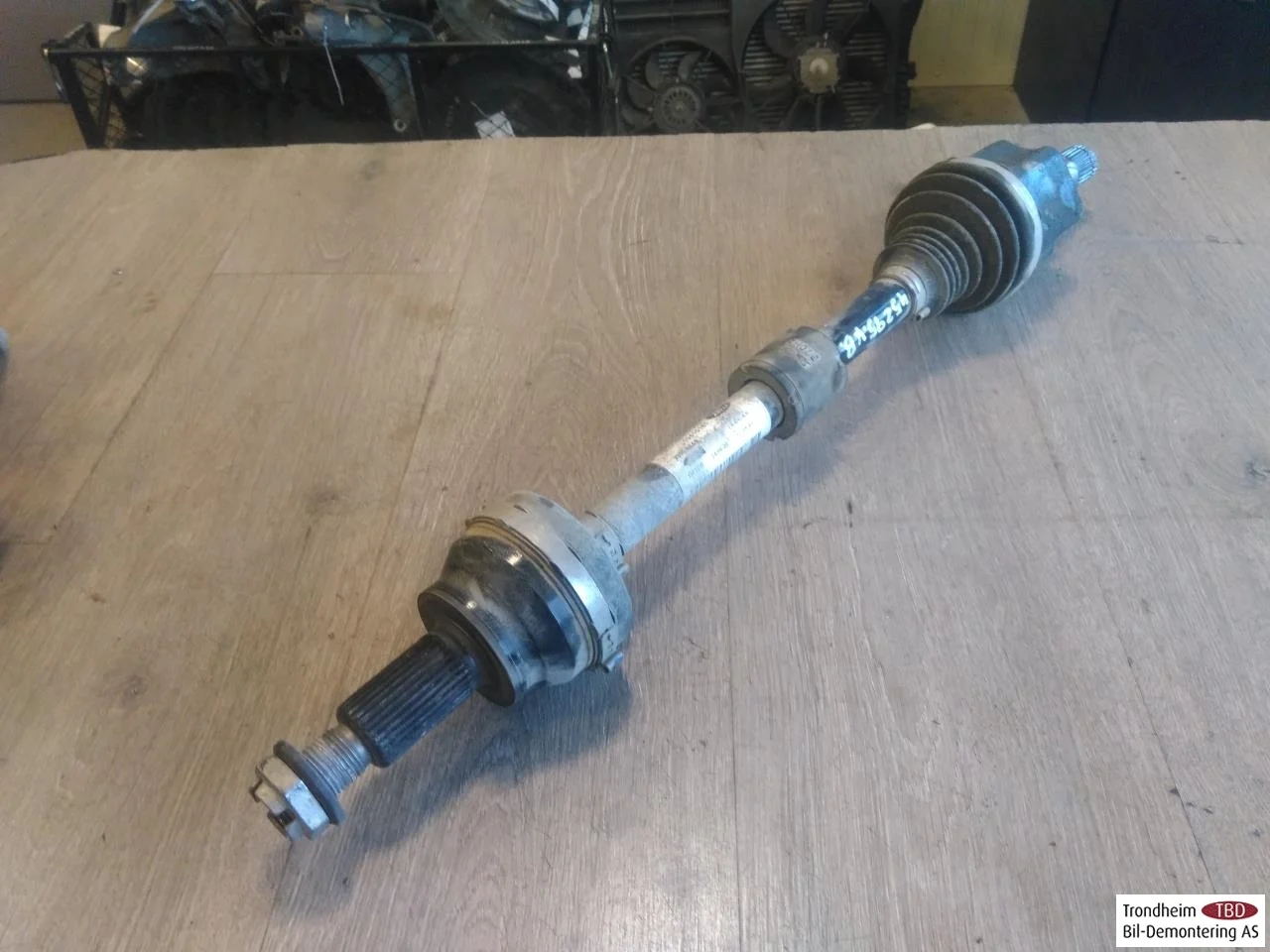 Jaguar I-PACE 2018- Rear left driveshaft