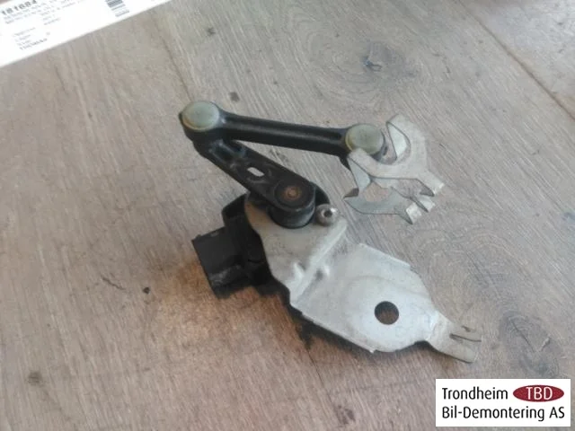 Mercedes GLC X253/C253 2015-22 Level control / air suspension sensor view 2
