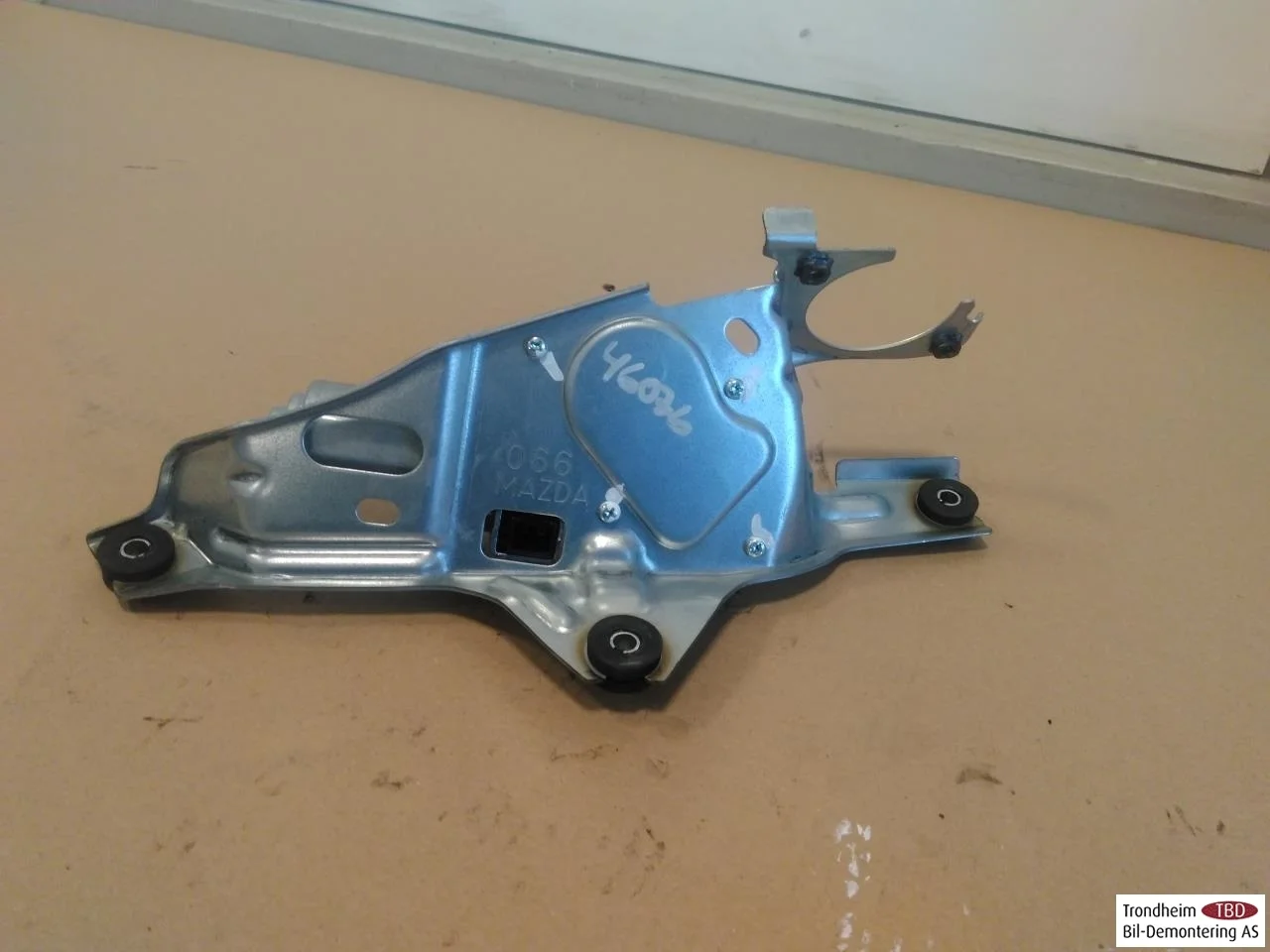Mazda MX-30 2020- Ablaktörlő motor, csomagtérajtó nézet 2